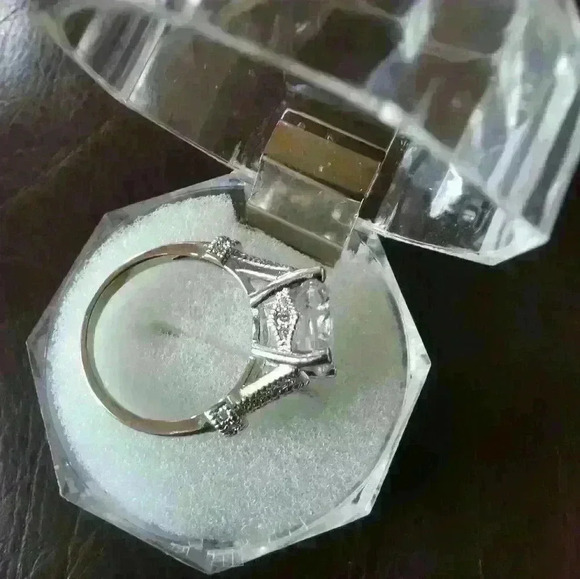 18k Silver 3Ct. Round Moissanite Solitaire Size: 5 - Picture 6 of 6